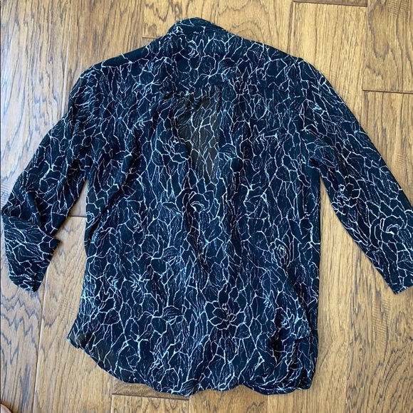 Aritzia baton xxs silk top - Picture 4 of 4